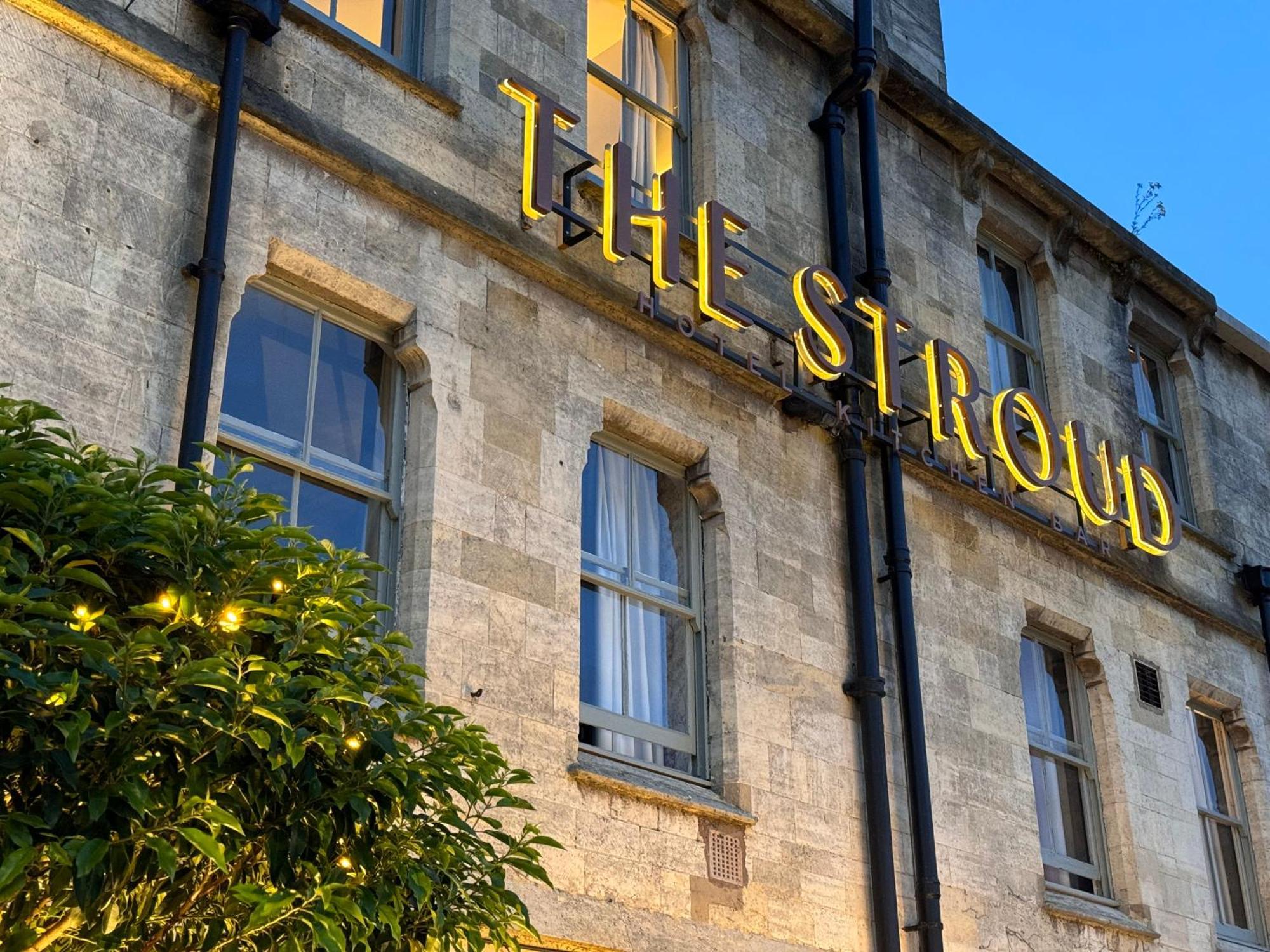 The Stroud Hotel Exterior photo
